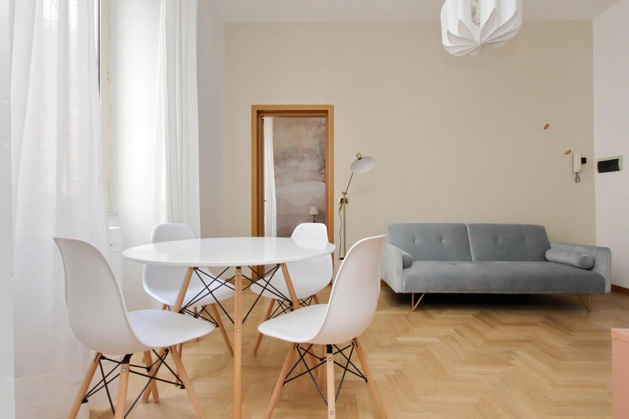 Take Me - Forum Apartment